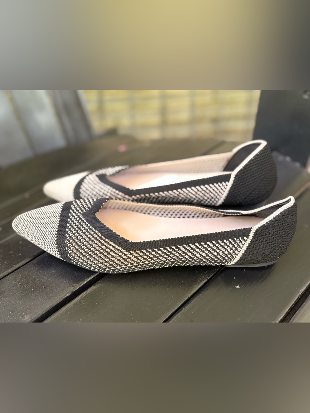 Tahari Black and White Knit Pointed-Toe slip on Antigua Flats Size 8.5